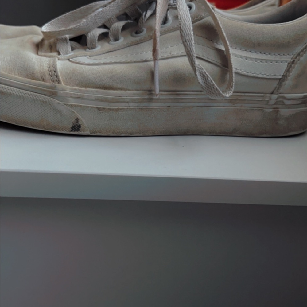 White vans - Picture 2 of 5